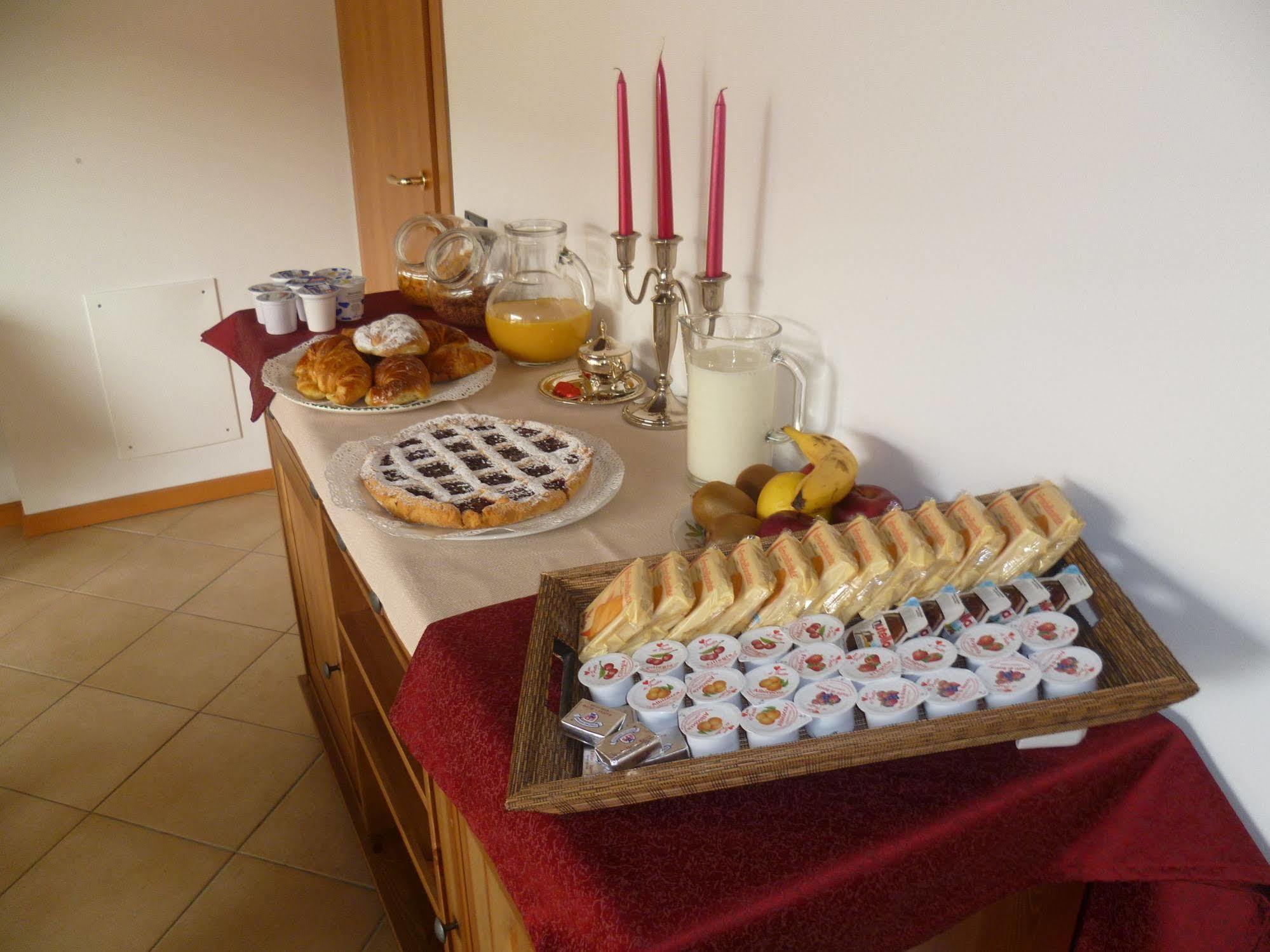 Borghetto Airport/Hospital Bed & Breakfast Bergamo Exterior photo